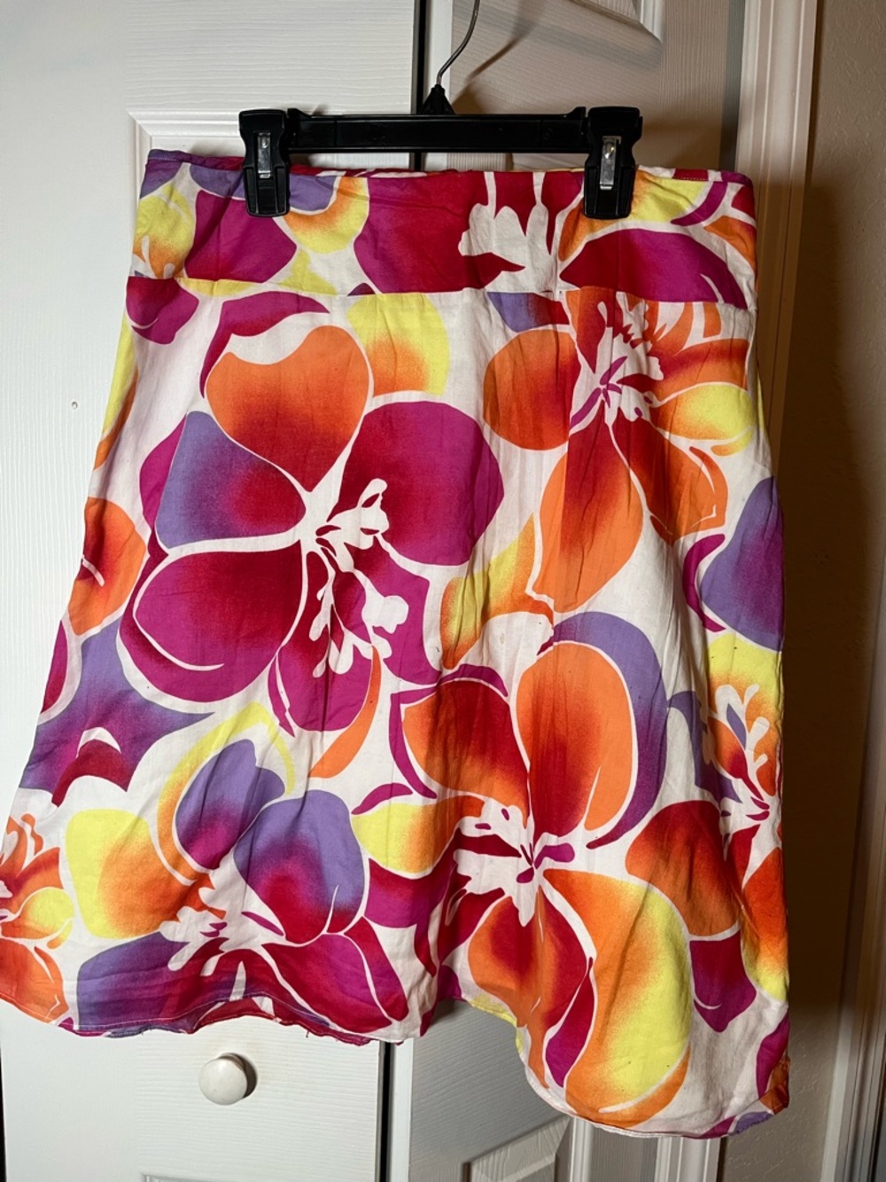 Vintage Women’s Y2K floral skirt New York & Company size 10 100% cotton